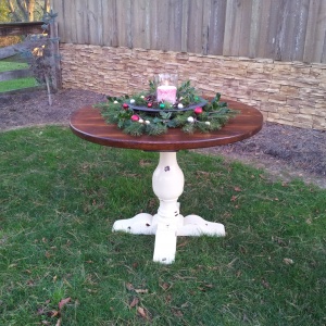 48" Vase Pedestal round table